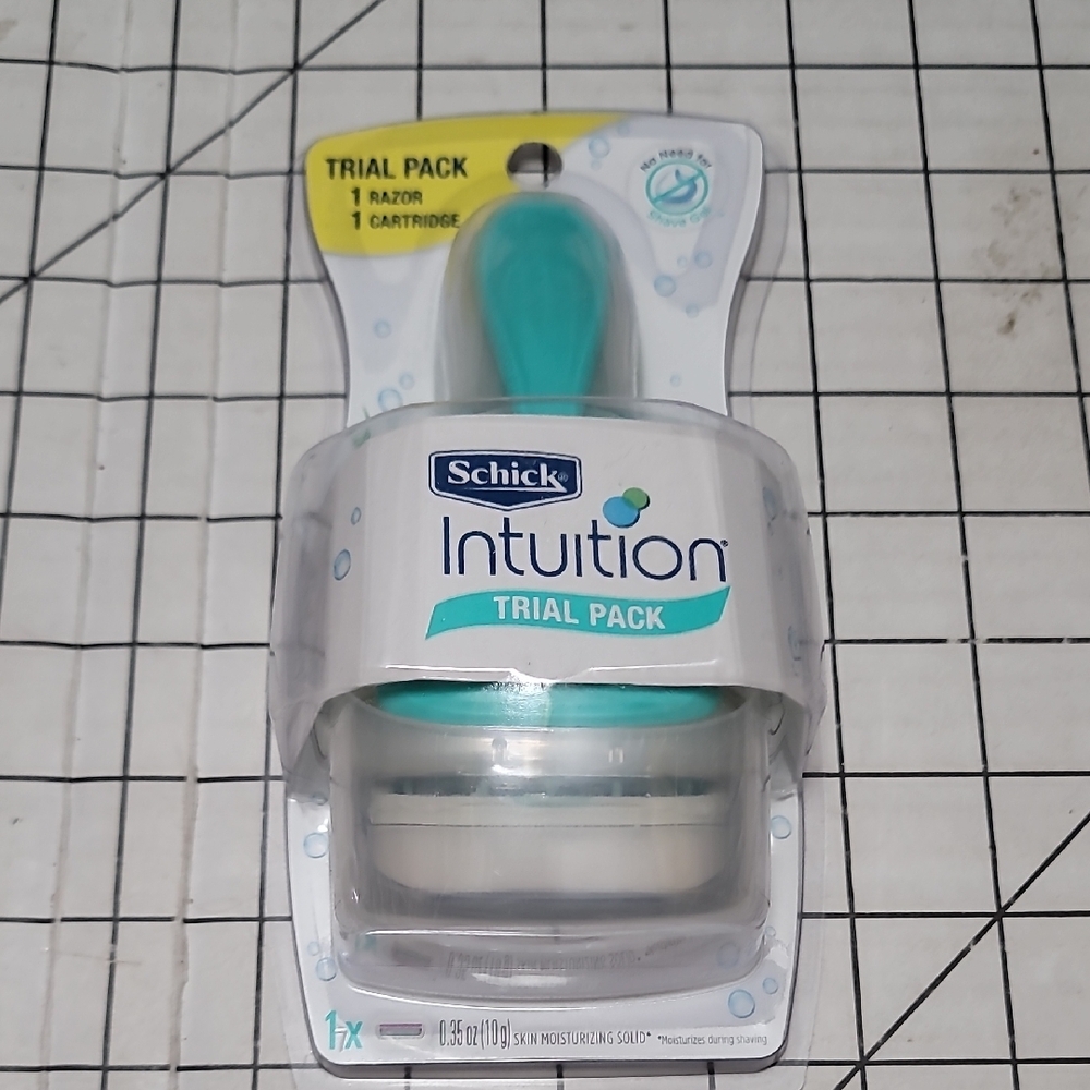 Schick Intuition Trial Pack‎ Razor - Aqua Color, NIP